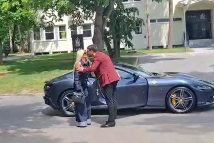 Strasno se ljube u javnosti: Dara Bubamara po prvi put pokazala svog mlađeg dečka