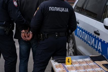 Jezive prijetnje upućivali DJEVOJCI: Pogledajte kolika kazna prijeti UHAPŠENIM POLICAJCIMA iz Banjaluke