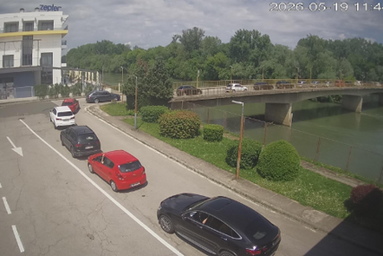 SAOBRAĆAJNI KOLAPS Zbog URUŠAVANJA MOSTA u Gradišci gužve u Gradini i Kozarskoj Dubici