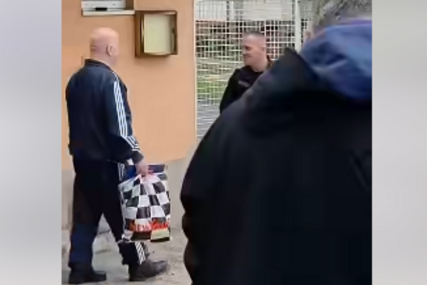 (VIDEO) Iza rešetaka bio 24 godine: Ovo je trenutak kada je Fikret Hadžić napustio zatvor, kamere sve zabilježile