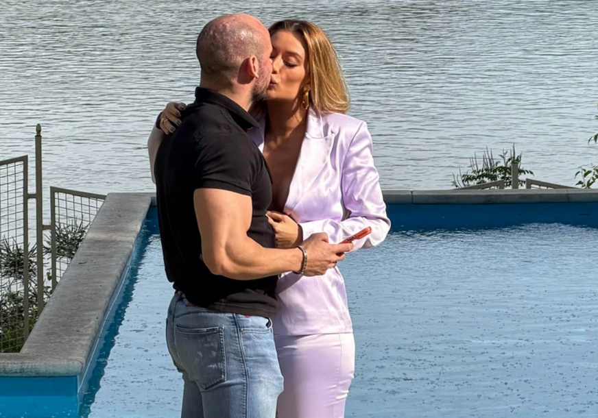 Popustile im kočnice: Tea Tairović uhvaćena u ljubavnom zanosu sa suprugom Ivanom