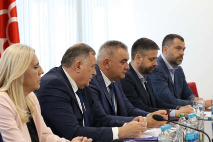 Lideri stranaka za stolom: Sastanak vladajuće koalicije u Banjaluci