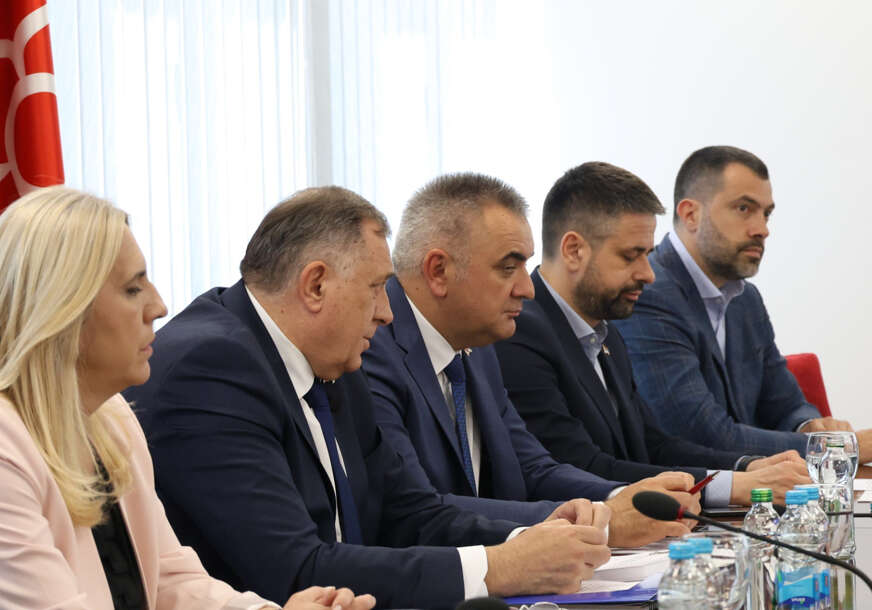 Lideri stranaka za stolom: Sastanak vladajuće koalicije u Banjaluci