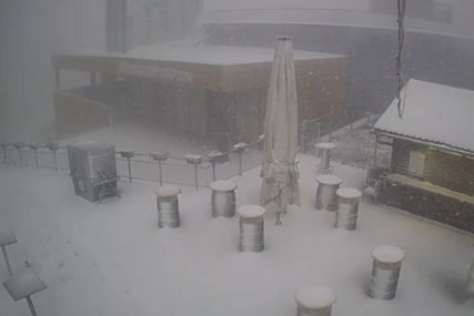 (VIDEO) SNIJEG PAO KOD ZAGREBA Nevrijeme zadesilo Hrvatsku, prizori šokirali region