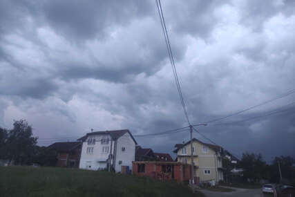oblaci se nadvili nad Banjalukom