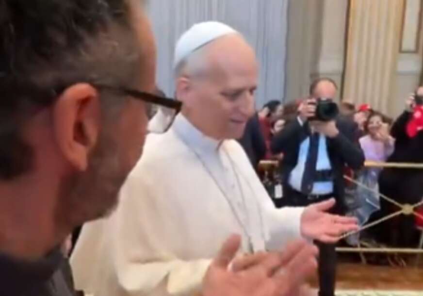 (VIDEO) Snimak kruži mrežama: Viralni trend "6-7" nije zaobišao ni papu Lava XIV