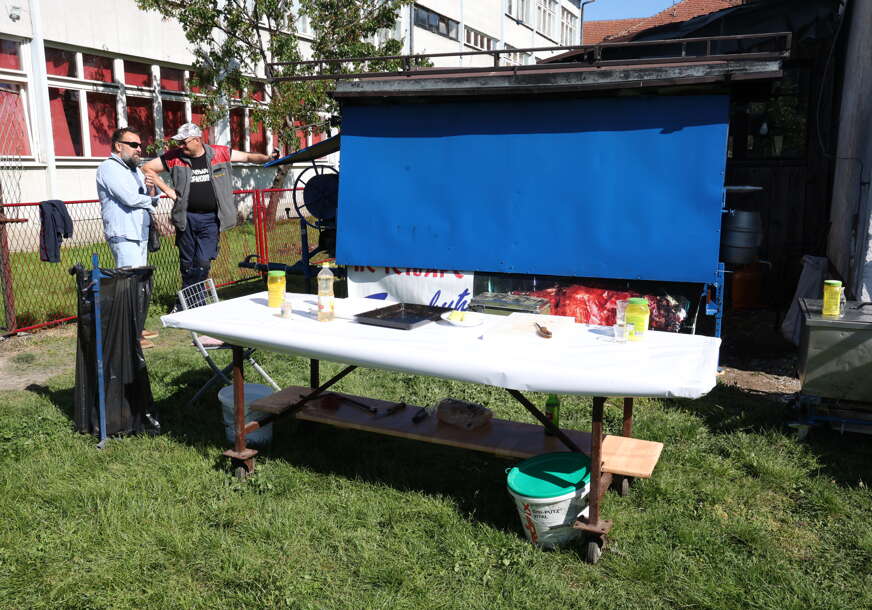 "Ražanj ili furuna" Nakon 7 dana uslijedio URNEBESAN odgovor Ministarstva prosvjete i kulture RS o aferi PEČENO TELE