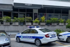TEŠKA NESREĆA U sudaru motocikla i automobila poginuo muškarac
