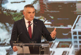(VIDEO)Minić obećao rješenje: Novčana podrška Vlade RS za roditelje čija djeca idu u privatni produženi boravak