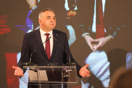 (FOTO) “Ne razumijem medijsku pompu” Savo Minić javno stao u ODBRANU Ljubiše Petrovića nakon prijave tužilaštvu