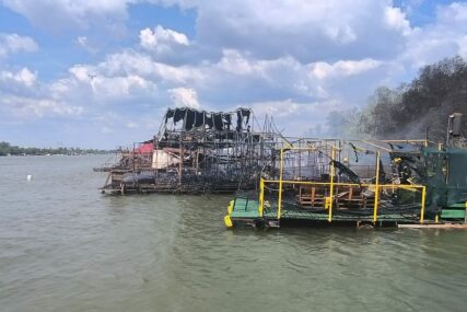 UŽAS U BEOGRADU Šest splavova izgorjelo na Adi Ciganliji