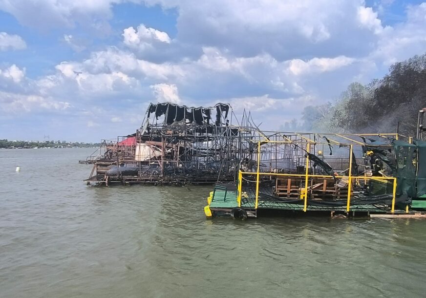 Splav nakon požara