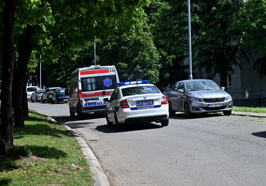 POGINUO MLADIĆ Pao sa motora, a zatim ga pregazio auto