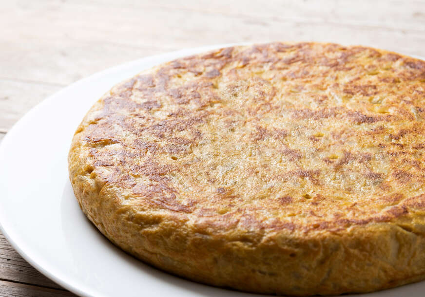 Brzo se prave, a ne sadrže kvasac: Ovo vam je najlakši recept za langoš
