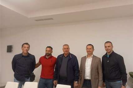 (FOTO) Dodijeljeno 574.285 KM: "Autoputevi Republike Srpske" potpisali ugovor za 4 udruženja i sportska kolektiva