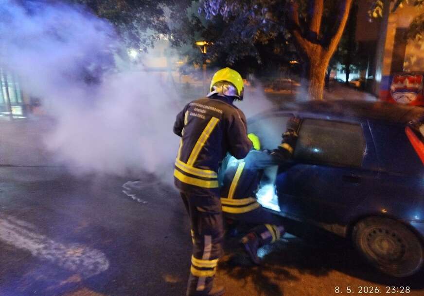 (FOTO) Gasili požar na automobilu, pa spasili i MAČKU: Vatrogasci intervenisali na više lokacija u Banjaluci