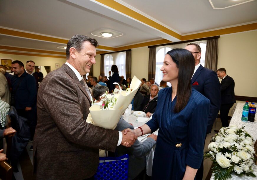 (FOTO) "Na putu pravoslavlja i ljubavi" Narodni front proslavio krsnu slavu, Jelena Trivić poslala snažnu poruku