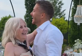 (VIDEO) Saša Kovačević pleše sa majkom: Scena na svadbi pjevača raznježila sve