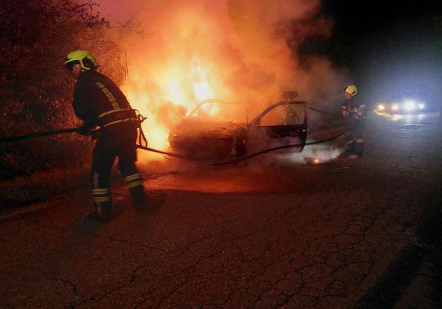 (FOTO) Vatrogasci imali više intervencija: U Banjaluci IZGORIO AUTOMOBIL