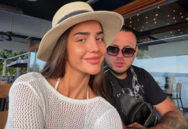 (FOTO) FILIP CAR I ANĐELA SE NE ODVAJAJU Cijeli dan proveli na moru, pa onda otišli na romantičnu večeru
