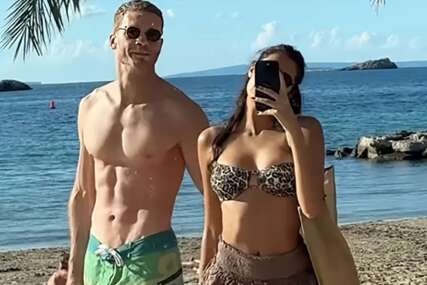 (FOTO) Svi im poručuju da su SAVRŠENI PAR: Aleksandar Radojičić pokazao kako uživa u ljubavi sa fatalnom Turkinjom