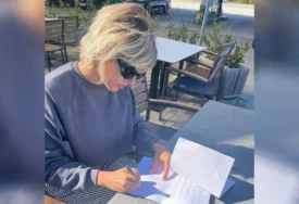 "DOBILA SAM PSIHOZU F23" Pjevačica prvi put o psihičkim problemima i užasu kroz koji je prošla