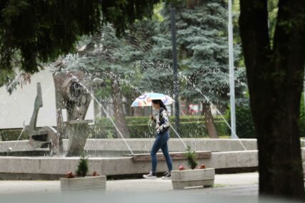 Ljeto pokazuje drugo lice: Poslije toplog jutra STIŽU PLJUSKOVI, grmljavina i jaka bura