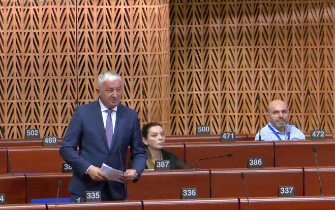 (VIDEO) Borenović u Savjetu Evrope o EES sistemu "Zamislite da po ovoj vrućini ČEKATE 5 SATI da bi prešli granicu sa Evropskom unijom"