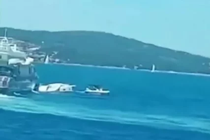 (VIDEO) Čamac udario u stijene: Umalo nova velika tragedija na Jadranu