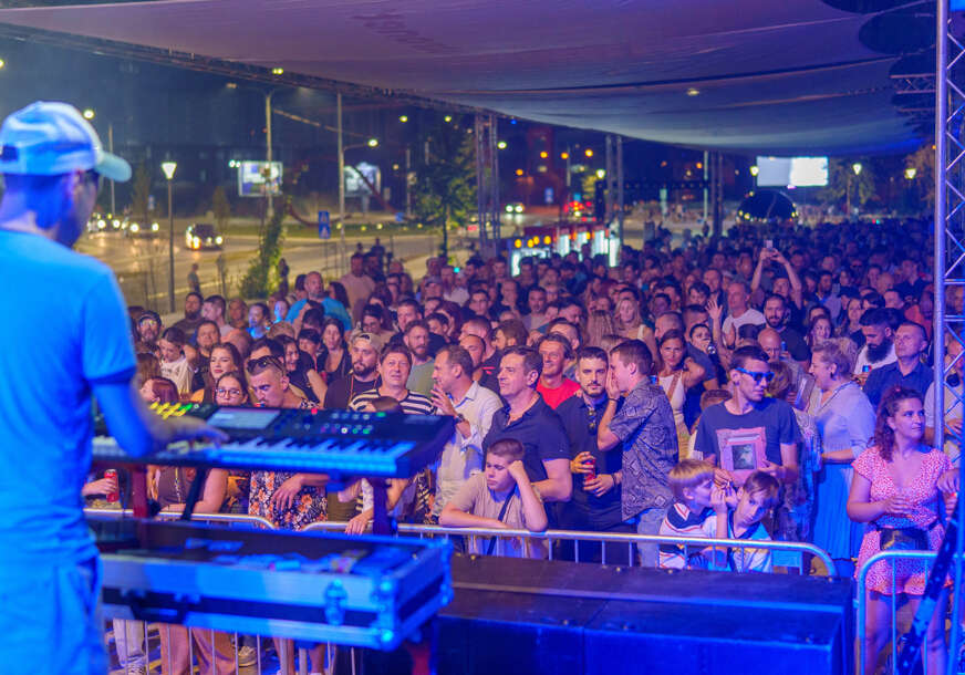 Nina Badrić otvara Coffee Fest na Kastelu: Vikend kafe, muzike i druženja u Banjaluci