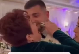 (VIDEO) "Niko te ne voli kao ja, ZAPAMTI TO" Majka na sinovljevom vjenčanju zgrabila mikrofon, pa šokirala govorom
