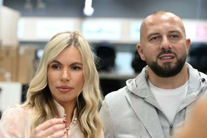 (FOTO) Ovako izgleda prava sestrinska ljubav: Kćerke Dade Polumente pažnjom osvojile srca, Ivona sve pokazala