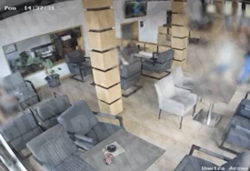 (VIDEO) UŽAS OD 21 SEKUNDE Snimak ubistva Darka Veskovića Prike ledi krv u žilama, napadač izvadio pištolj i pucao mu u leđa