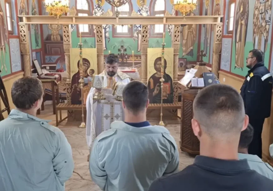 (VIDEO) „Zatvor nije težak, teški su zatvorenici“ Sveštenik već 13 godina pomaže maloljetnim osuđenicima da pronađu NOVI PUT u životu