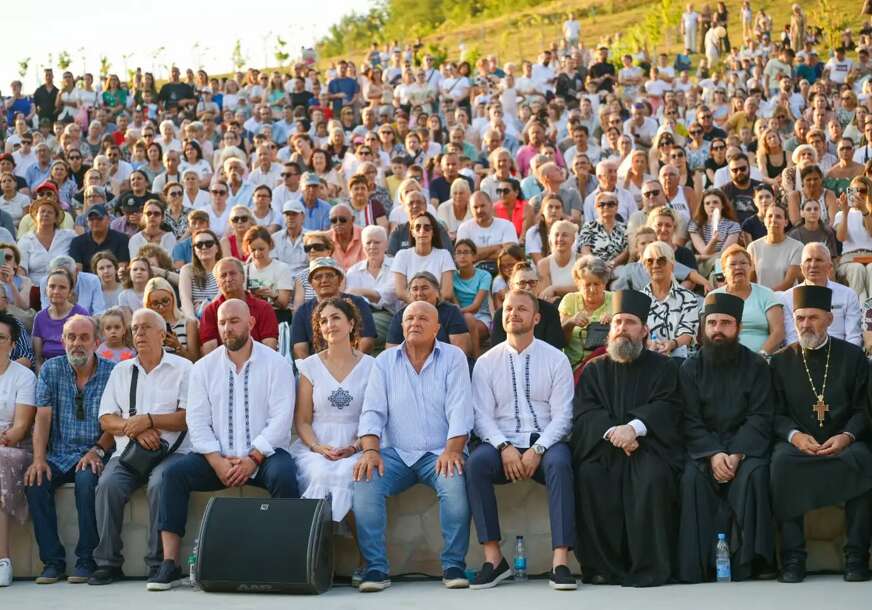(FOTO) "Vidovdan opet slavimo kako dolikuje" Stanivuković poručio da su u Gomionicu  VRAĆENI TRADICIJA I OBIČAJI