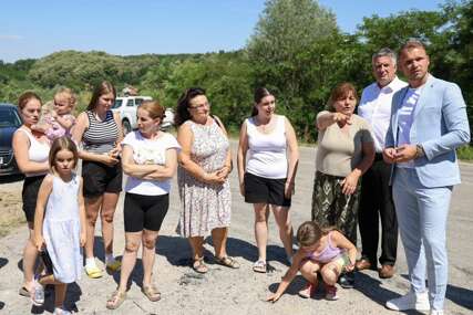 (FOTO) "Učinite, koliko možete" Stanivuković donirao 100.000 KM porodici Majstorović za obnovu kuće uništene u požaru