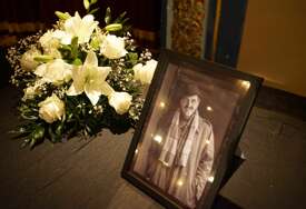 Odlazak čuvara memorije: Sarajevo se oprostilo od VELIKANA LIKOVNE UMJETNOSTI Edina Numankadića
