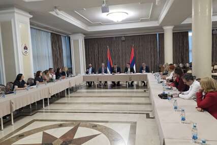 (FOTO) "ZNAČAJAN POMAK" Minić postigao dogovor sa roditeljima-njegovateljima