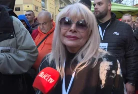 (FOTO) "Sejda draga" Hanka Paldum SLOMLJENA ZBOG SMRTI supruge Halida Bešlića