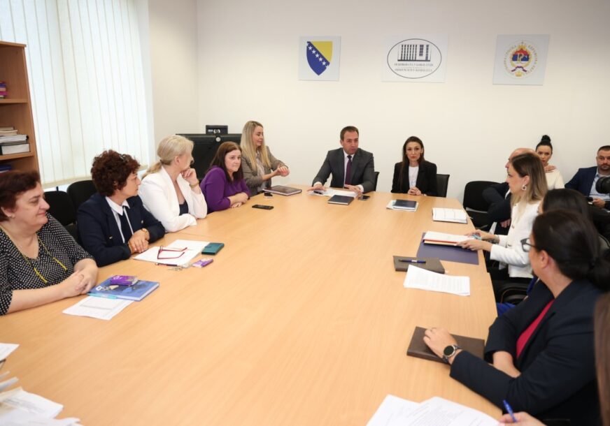 FOTO: USTUPLJENA FOTOGRAFIJA