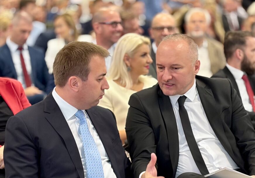 FOTO: USTUPLJENA FOTOGRAFIJA