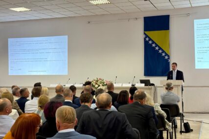 (FOTO)"Bez vladavine prava, život bi zakoračio u HAOS" Selak poručio da zakone u BiH mogu donositi samo parlamenti
