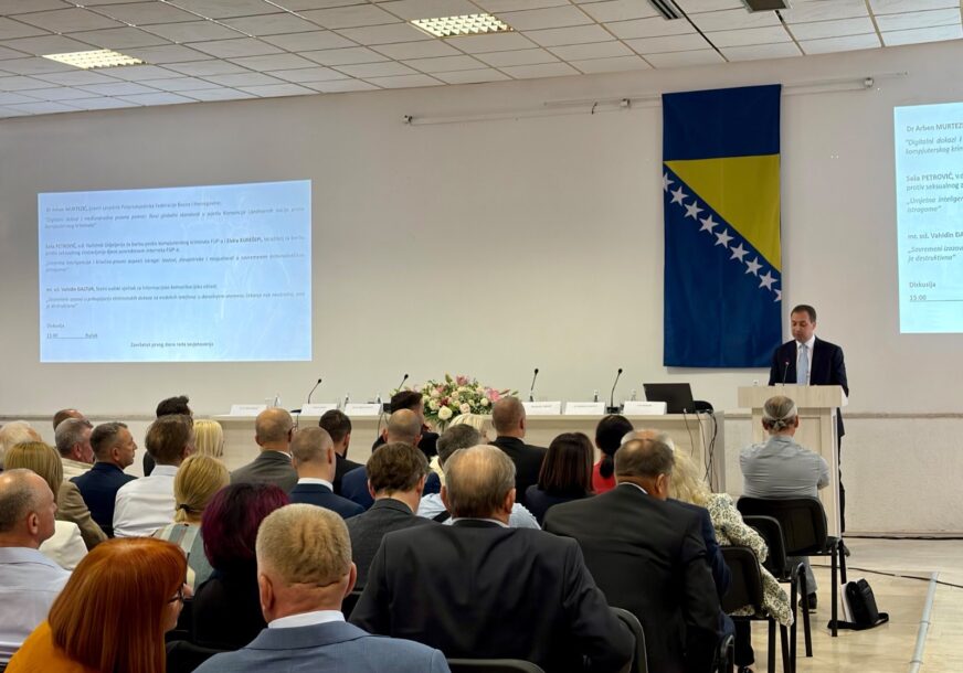 (FOTO)"Bez vladavine prava, život bi zakoračio u HAOS" Selak poručio da zakone u BiH mogu donositi samo parlamenti