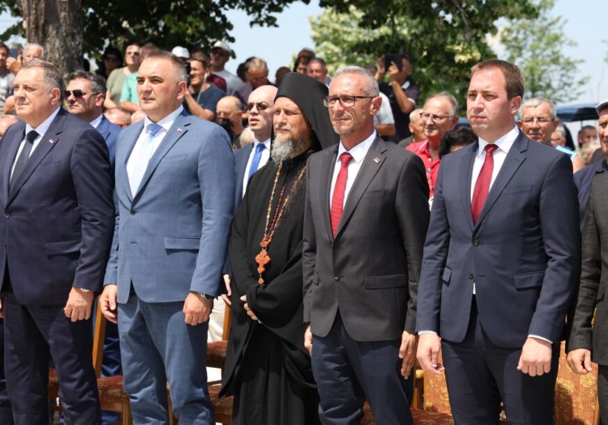 FOTO: USTUPLJENA FOTOGRAFIJA
