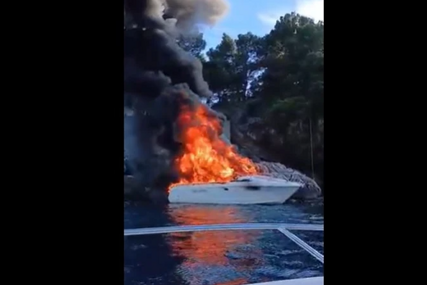(VIDEO) JAHTA U PLAMENU Potonula kod Dubrovnika, prizori sa mjesta jezivi