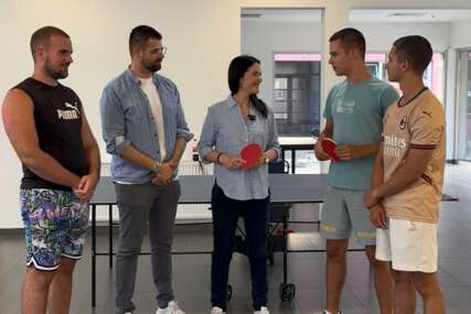 (VIDEO) "Najbolji sport za ovu vrućinu" Nakon fudbala i košarke, Jelena Trivić pokazala da zna zaigrati i stoni tenis