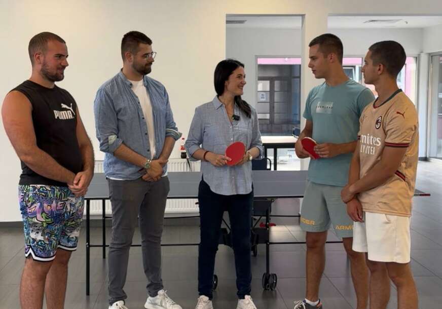(VIDEO) "Najbolji sport za ovu vrućinu" Nakon fudbala i košarke, Jelena Trivić pokazala da zna zaigrati i stoni tenis