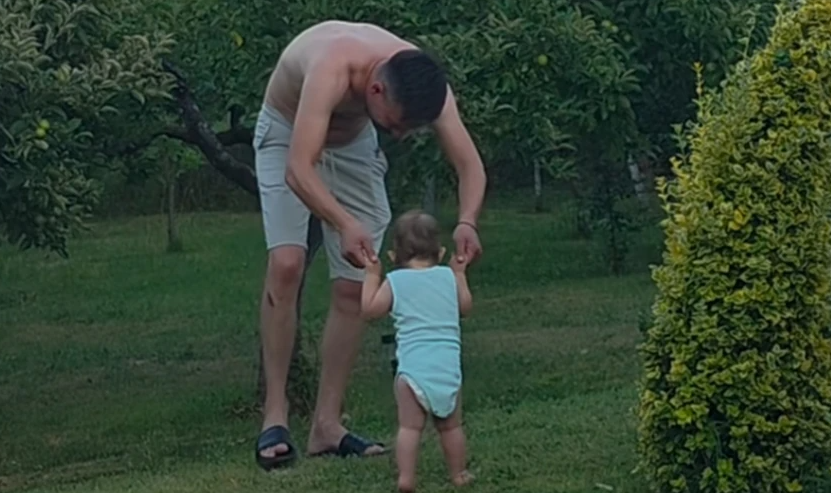 "Poželio je da mu prvi koraci budu na Kosovu i Metohiji" Sin Milana Vasića prohodao, glumac se oglasio emotivnom objavom