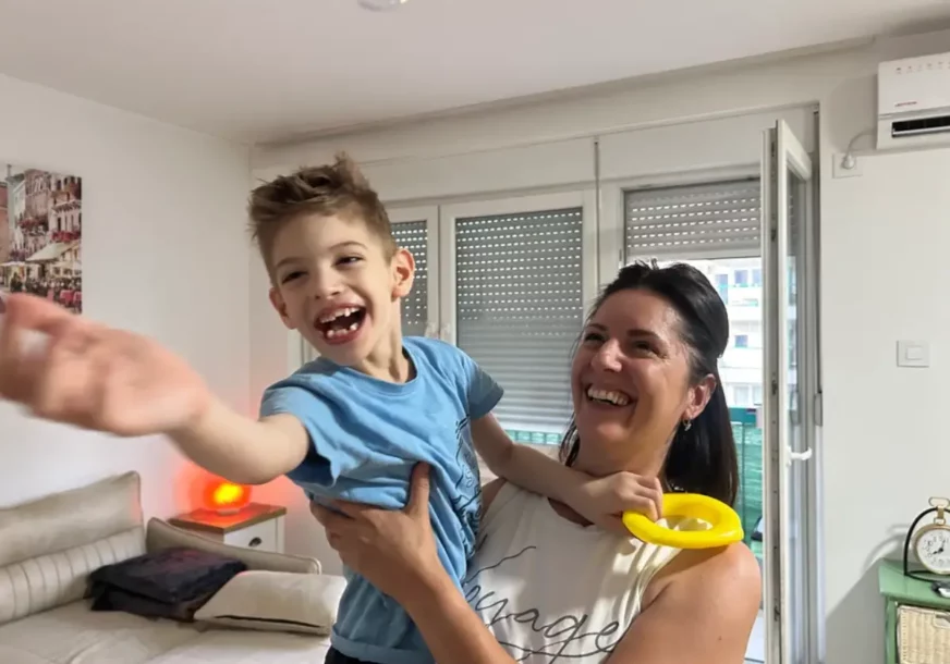 (VIDEO, FOTO) "PREŽIVJELA MOŽDANI UDAR, OSTALA BEZ OCA I RAZVELA SE" Slađana zbog sina sa cerebralnom paralizom nije smjela da stane: "Moram da se oporavim odmah zbog njega"