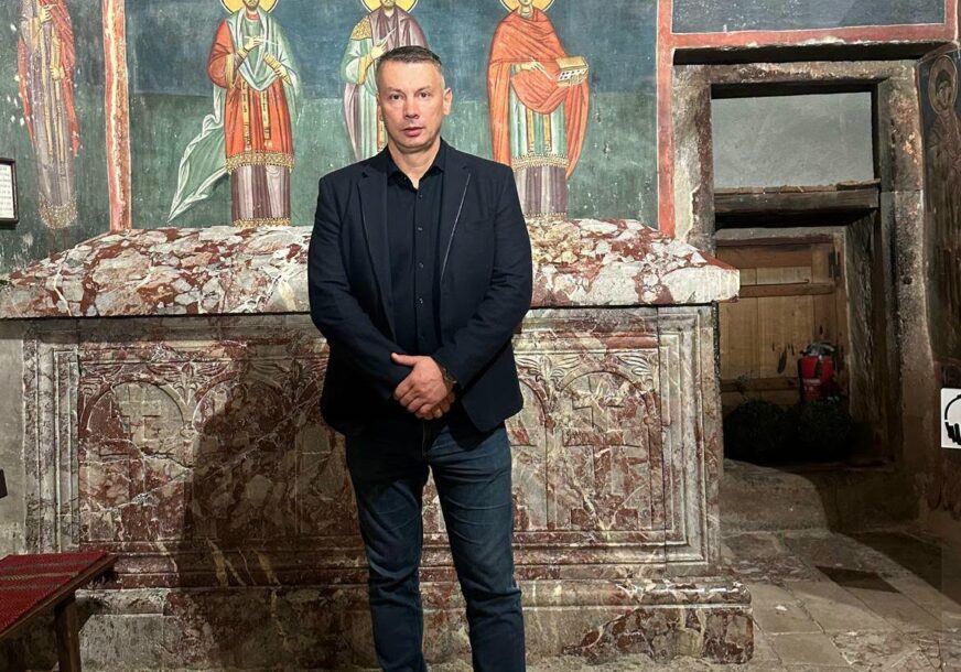 (FOTO) "SIMBOL ISTRAJNOSTI" Nešić poručio da je Vidovdan NAŠ ZAVJET da čuvamo VJERU, SLOBODU I DOSTOJANSTVO